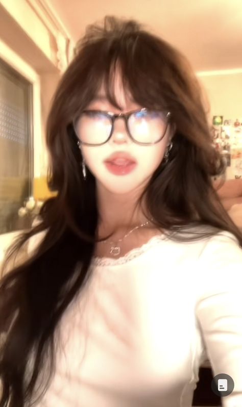 Boyfriend Glasses Aesthetic, Asian Punk Fashion, Black Hair Blonde Curtain Bangs, Jet Black Hair Asian, Brown Hair Long Bangs, Long Hair With Wispy Bangs, Straight Asian Hair, Asian Girl With Glasses, Wispy Bangs Long Hair