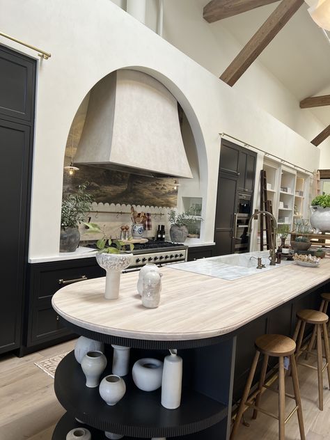 Open Kitchen Arch Design Modern, Arch Range Alcove, Normal Kitchen Design, Non Modular Kitchen, Oval Kitchen Island, Arched Cabinet Toe Kick, Curved Wood Kitchen Island, Rounded Cabinet Wood Arch, Kitchen Rack Design