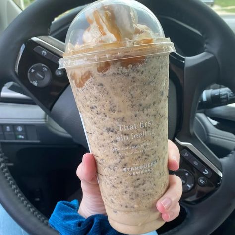 Keto Starbucks drinks on Instagram: “Sometimes you just gotta treat yo’self on a Friday to a Frappuccino 🤷‍♀️ @starbucks Venti caramel Frappuccino with •2 pumps of white…” Keto Starbucks Drinks, Keto Starbucks, Frappuccino Starbucks, Caramel Frappuccino, Caramel Drizzle, Starbucks Lovers, White Mocha, Starbucks Drink, Starbucks Frappuccino