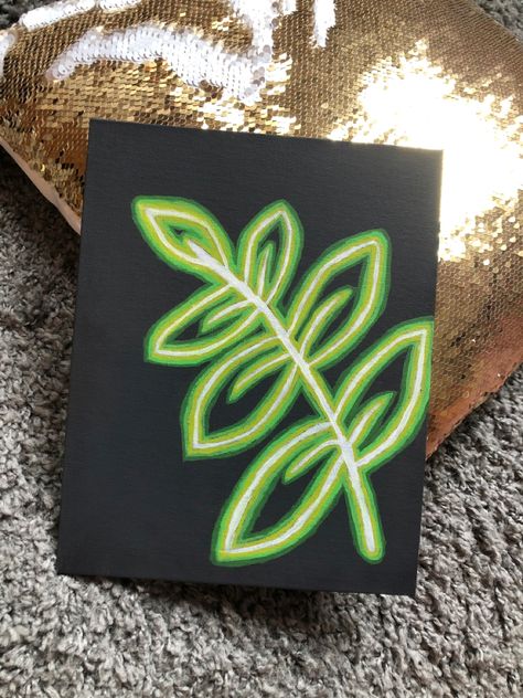 Canvas Art Black Background Acrylic Paintings, Paint Ideas Easy Canvases, Simple Canvas Art For Beginners, Cute Green Painting, Easy Neon Paintings, Neon Painting Ideas Easy Trippy, Neon Painting Canvas Easy, Pop Art Canvas Acrylics, Neon Drawings Easy