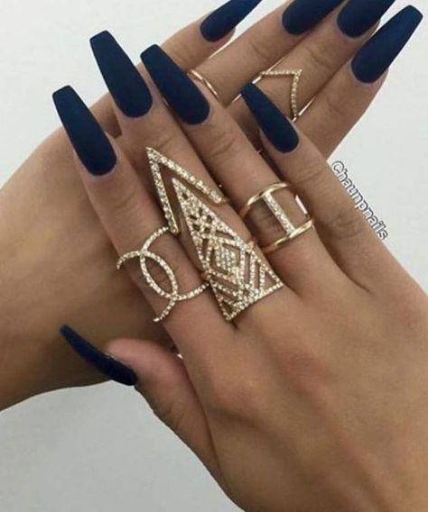 Dark Blue Acrylic Nails #acrylicnails #acrylicnaildesigns #acrylicnailart #nailart #nails #nailsofinstagram #fakenails Dark Blue Acrylic Nails, Dark Acrylic Nails, Blue Matte Nails, Blue Coffin Nails, Navy Blue Nails, Coffin Nails Matte, Nagellack Trends, Blue Acrylic Nails, Nail Swag