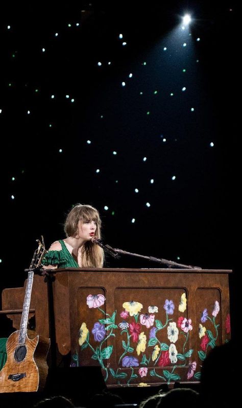 Taylor Swift Piano Flowers, Taylor Swift Eras Tour Piano, Surprise Song Piano, Eras Tour Piano Flowers, Piano Taylor Swift, Eras Tour Piano, Eras Jacket, Piano Ornament, Taylor Swift Piano