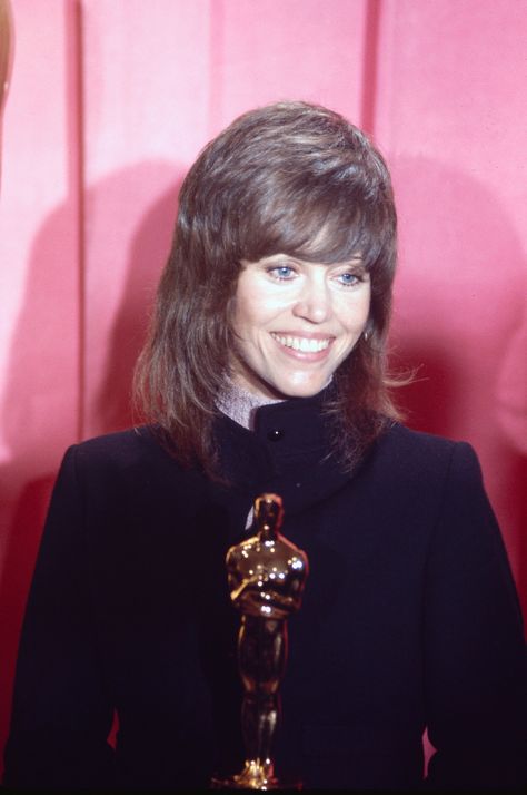 Jane Fonda Klute, Golden Globes Dresses, Best Actress Oscar, Julie Christie, Jennifer Jones, Emma Thompson, Diane Keaton, Academy Award Winners, Oscar Dresses