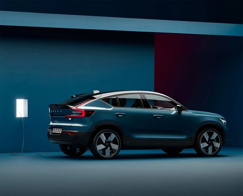 Volvo Debuts Its First Plug-in Crossover: The C40 Recharge Volvo C40, Motorcycle Trailer, Electric Motors, Scooter Bike, Mens Gear, Road Safety, Transportation Design, Battery Pack, Electric Cars