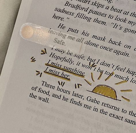 Book Annotation Aesthetic Romance, Things Booklovers Do, Cute Book Annotation Aesthetic, Book Annotation Quotes, Book Annotations Ideas, Book Annotation Aesthetic Doodles, Book Annotation Ideas Aesthetic, Yellow Book Aesthetic, Book Notes Aesthetic