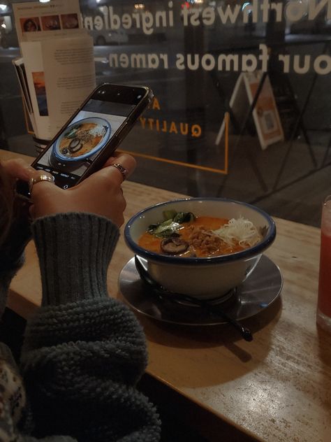 Silly Date Ideas, Ramen Date Aesthetic, Ramen Photoshoot, Ramen Pictures, Ramen Aesthetics, Friend Sleepover, Ramen Date, Ramen Aesthetic, Night Food