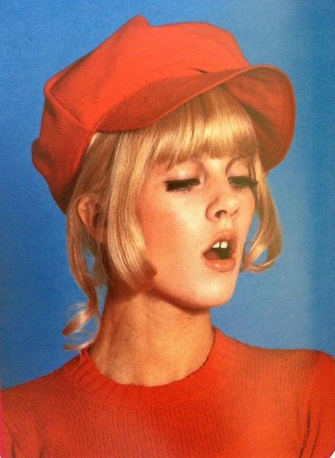 Sylvie Vartan Vartan Sylvie, Jill Scott, French New Wave, Swinging 60s, Sylvie Vartan, Francoise Hardy, Swinging Sixties, 1960s Fashion, 60s Fashion