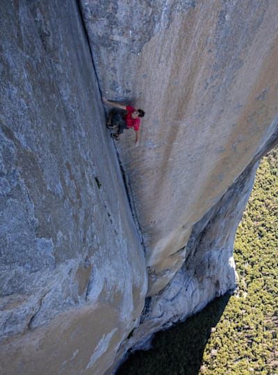 Rock Climbing Photography, Solo Climbing, Alex Honnold, Extreme Climbing, Free Climb, Trad Climbing, High Places, Rock Climbing Gear, Hang Gliding