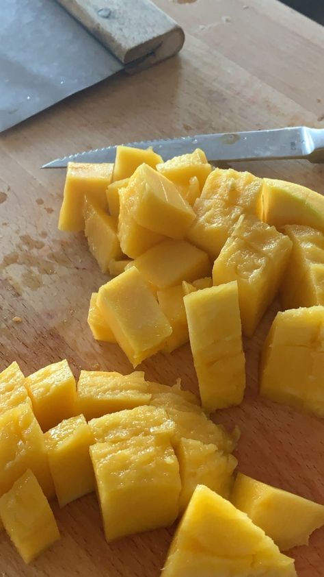 Pineapple Aesthetic, Apple Aesthetic, Pine Apple, Healthy Lunch Snacks, Low Cal Recipes, Food Babe, Healthy Food Motivation, Fruit Smoothie Recipes, Food Goals