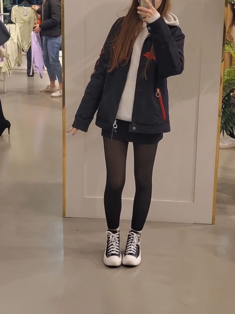 Converse Move Platform Outfit, Converse Move Platform, Platform Converse Outfits, Converse Move, Platform Outfit, Jacket Ootd, Downtown Girl Aesthetic, Diesel Industry, Downtown Outfits