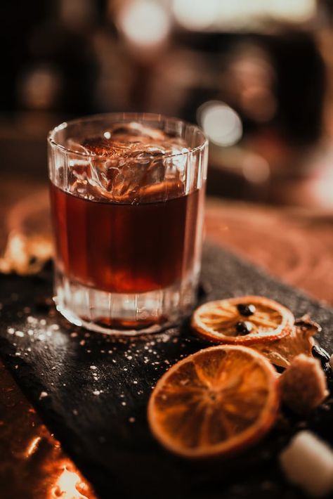 Johnnie Walker Cocktails, Lemon Peel Garnish, Whiskey Cocktail Recipes, Rye Whiskey Cocktail, Best Rye Whiskey, Cocktail Recipes Whiskey, Whisky Cocktails, Whiskey Cocktail, Cocktails To Try