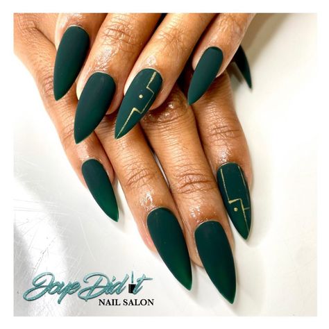 Dark Green Matte Nails, Matte Emerald Green Nails, Matt Green Nails, Matte Green Nails Design, Green Matte Nails Design, Evergreen Nails, Forest Green Nail Designs, Hunter Green Nails, Green Matte Nails