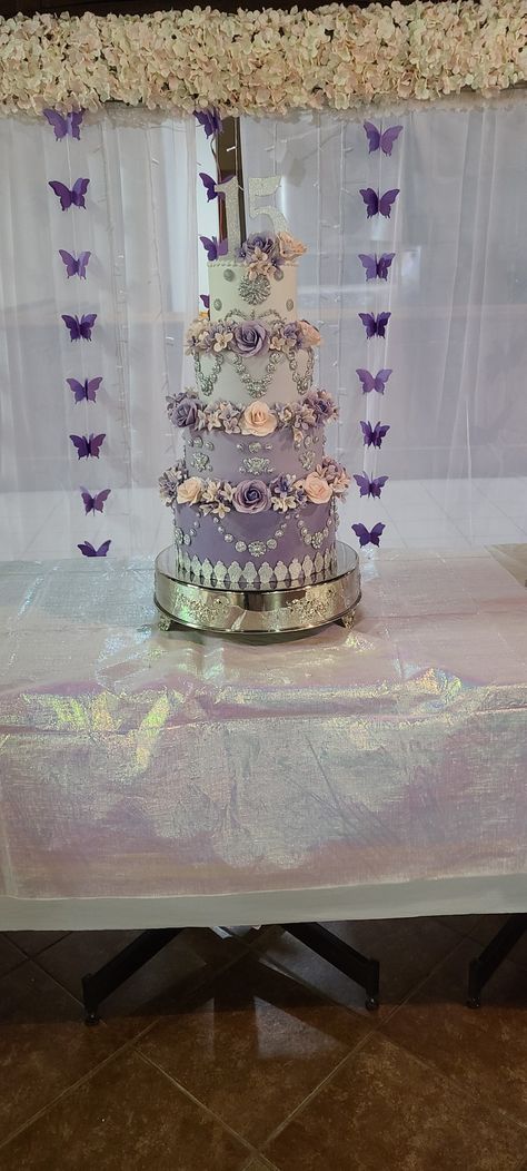 Lavender Cake For Quince, Purple Butterfly Quinceanera Theme Invitation, Quince Cakes Butterfly, Lilac Butterfly Quinceanera Cake, Purple And Pink Quinceanera Theme, Quinceanera Cakes Lilac, Lilac Quince Centerpieces, Purple Quinceanera Cake Ideas, 15 Cakes Quinceanera Purple