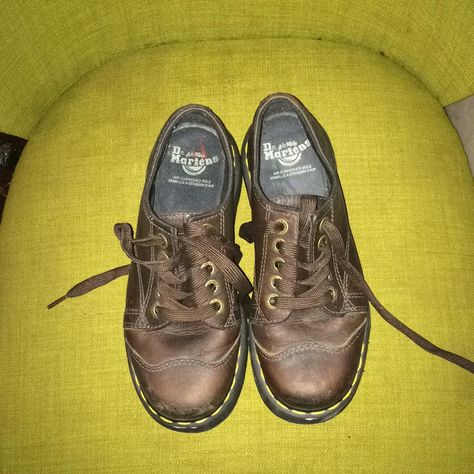 Like New Dr. Martens. They’re Size 5 But Would Best Fit A Women’s 6 1/2 To 7 Vintage Brown Shoes, Hiking Fits Fall, Devon Flower Dr Martens, Docs Loafers, Brown Docs, Brown Doc Martens, Winter Core, Thrift Ideas, Vintage Dr Martens