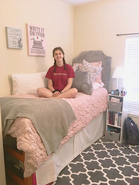 Troy University Trojan Village Dorm Room Troy University Aesthetic, Trine University Dorm, Troy University Dorm Room, University Of Oregon Dorm, Texas Tech Murdough Dorm Room, Tarleton State University Dorm, Troy University, University Dorms, Bunk Beds Built In