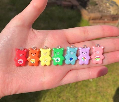 Easy Clay Sculptures, Crea Fimo, The Care Bears, Pastel Cupcakes, Clay Magnets, Images Kawaii, Clay Diy Projects, Tanah Liat, Polymer Clay Diy