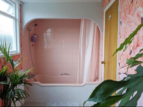 Inspired Bedroom, Room Deco, Pink Bathroom, Barbie Dream House, Pink Houses, Dream Apartment, Dream House Interior, Bath Tub, 70s Inspired