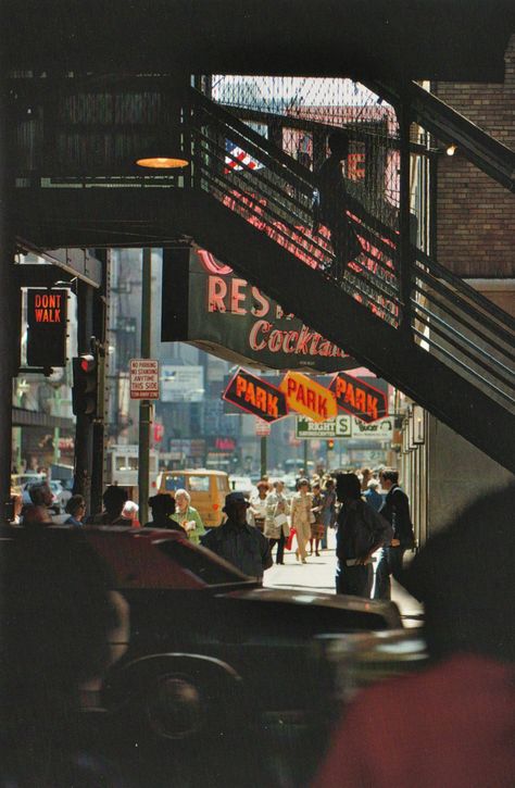 New York (c 1978) | Photographer: Ernst Haas 1970s Street Photography, 1970s Film Photography, Ernest Haas, 1970s Photography, Ernst Haas, William Eggleston, Fotografi Vintage, Edward Hopper, Color Film