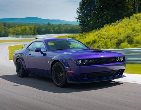 Dodge Challenger's 5.7-Liter V8 Hemi To Be Replaced By Inline Six? Dodge Challenger Scat Pack, Dodge Charger Srt8, Sports Cars Lamborghini, Dodge Charger Hellcat, Dodge Challenger Hellcat, Challenger Rt, Dodge Ramcharger, Dodge Daytona, Dodge Charger Rt