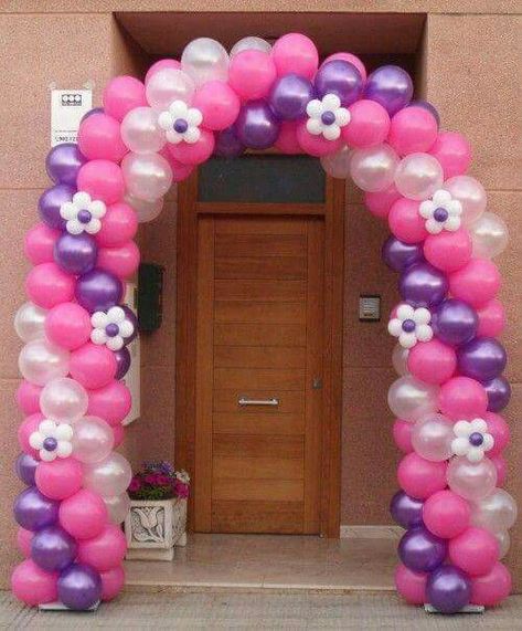 Ideas Para Decorar Con Globos, Balloon Archway, Doctor Toys, Toy Doctor, Balloon Arch Decorations, Doc Mcstuffins Birthday Party, Balloon Toys, Doc Mcstuffins Birthday, Diy Balloon Decorations