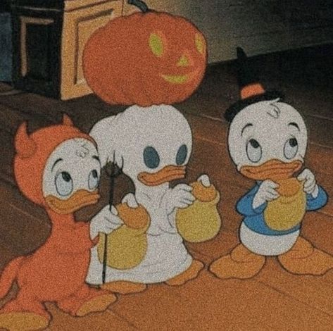 Disney Fall Aesthetic, Fall Aesthetic Cartoon, Disney Fall, Aesthetic Cartoon, Halloween Aesthetic, Fall Aesthetic, Pumpkins, Halloween, Disney