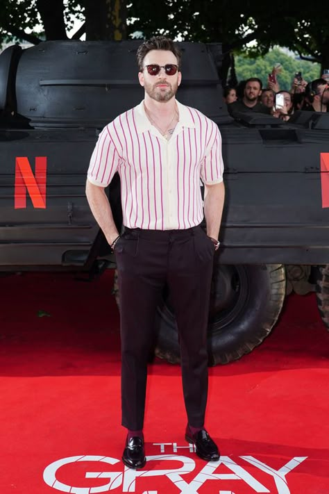 Chris Evans Style, Movie Premiere Outfit, Boy Streetwear, Frankie Muniz, Christopher Robert Evans, Robert Evans, Style Rules, Outfit Png, Male Celebrity