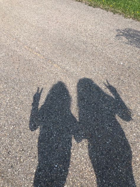 White And Black Photos, Best Friend Things, Shadow Pics, Bestie Things, Black Photos, Friend Things, Shadow Pictures, Black And White Aesthetic, Album Photo