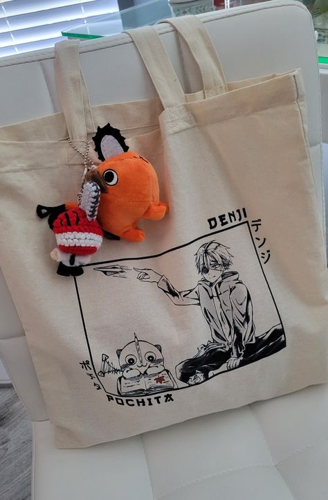 Keychains & Tote bag Tote Bag Ideas Aesthetic, Pochita Keychain, Chainsaw Man Aesthetic, Tote Bag Keychain, Otaku Room, Tote Bag Aesthetic, Bag Keychain, Purse Essentials, Anime Room