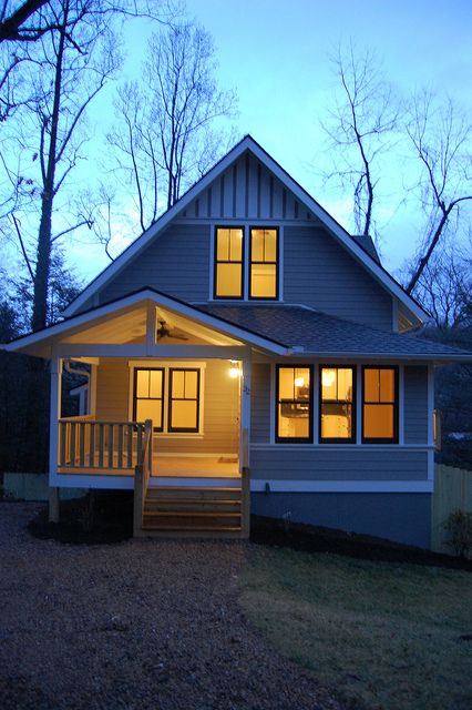 ross chapin design in Asheville, NC Side Facing Front Door Entrance, Side Porch Ideas, Log Home Bathrooms, Ross Chapin, Front Yards Diy, Cottage Beach House, Front Door Inspiration, Cottage Exteriors, Tiny House Nation