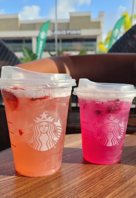 Starbucks Drink Strawberry, Starbucks Strawberry Refresher, Aesthetic Starbucks, Strawberry Drink, Strawberry Acai Refresher, Starbucks Aesthetic, Aesthetic Strawberry, Starbucks Strawberry, Starbucks Orders