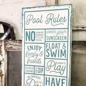 Pool Signs Diy, Farmhouse Pool, Pool Rules Sign, Pool House Decor, Poolside Lounge, Pool Rules, Outdoor Pool Area, Pool Bathroom, Pool Life