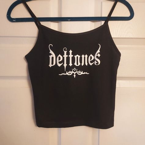 Deftones Crop Top, Cute Crop Tops Aesthetic, Emo Crop Top, Crop Tops Designs, Emo Tops, Deftones Shirt, Tracy Freeland, Goth Tops, Grunge Tops