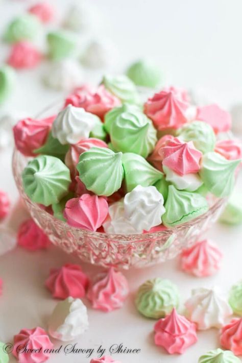 Light as air, melt-in-your-mouth sweet little meringue cookies are fun and colorful for any occasion! Easy Meringue Cookies, Meringue Mushrooms, Easy Meringues, Meringue Cookie Recipe, Best Christmas Cookie Recipe, Best Christmas Cookies, Meringue Cookies, Sweet Cookies, Cookies Recipes Christmas