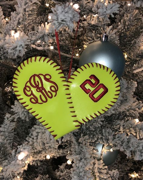 Softball Christmas Tree, Softball Ornaments, Softball Christmas, Softball Crafts, Senior Softball, Baseball Crafts, Senior Night Gifts, Ankle Bracelets Diy, Custom Softball