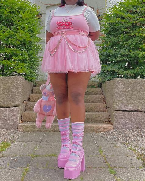 Plus Size Pastel Goth, Plus Size Kawaii, Kawaii Outfit Ideas, Pastel Goth Outfits, Pastel Goth Fashion, Pastel Outfit, Kawaii Fashion Outfits, Curvy Girl Outfits, Curvy Outfits