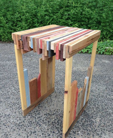 Made from pallets! Recycled Table, Recycle Table, Handmade Wood Crafts, Diy Wood Work, Wood Table Diy, Made From Pallets, Wood Scraps, Wood Projects Furniture, Wood Pallet Projects