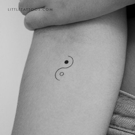 Set of three Minimalist Yin Yang temporary tattoos.Size: 0.9 in / 2.4 cm (height) Yin Yang Symbol Tattoo, Yin And Yang Tattoo Men, Yin Tang Tattoo Small, Tattoos Ying Yang Ideas, Unique Yin And Yang Tattoo, Yin Yang Small Tattoo, Minimalist Ying Yang Tattoo, Ying Yang Minimalist Tattoo, Creative Ying Yang Tattoo