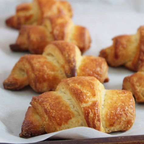 Gluten Free Croissant Recipe, Gluten Free Croissants, Gluten Free Food Ideas, Gluten Free Croissant, Croissants Recipe, Homemade Gluten Free Bread, Simple Meal Ideas, Gluten Free Pastry, Gluten Free Biscuits