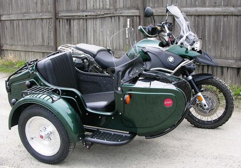 R1200GSA with Expedition Sidecar, color matched paint + all kinds of goodies! Motorbike With Sidecar, Motorcycle With Sidecar, Bike With Sidecar, Three Wheel Bicycle, Ural Motorcycle, Motorcycle Sidecar, Motorcycle Trailer, Trike Motorcycle, Motorcycle Camping