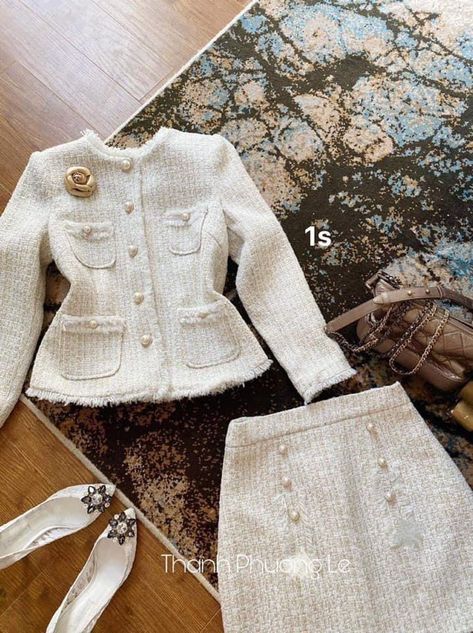 Chanel Tweed Outfit, Chanel Vest, Coat And Skirt, White Tweed Jacket, Minimalist Wardrobe Capsule, Chanel Style Jacket, Grad Outfits, Feminine Shirts, Official Dresses