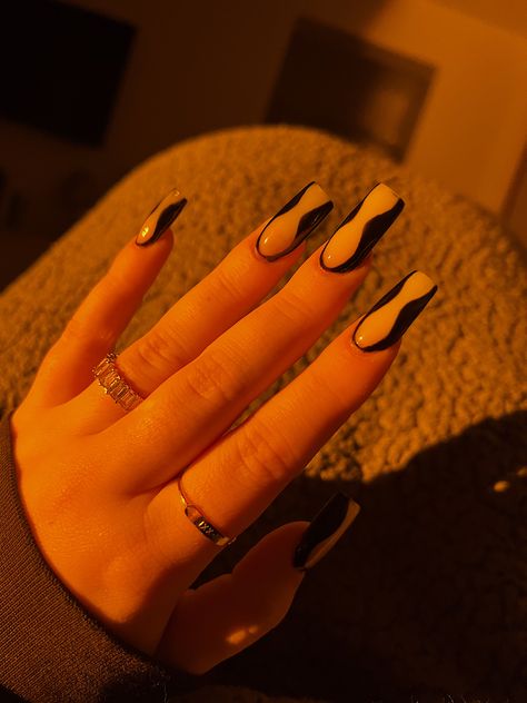 Maddies Nails From Euphoria, Maddie From Euphoria Nails, Acrylic Nails Euphoria, Simple Acrylic Nails Long Square, Nails From Euphoria, Euforia Nails, Euphoria Aesthetic Nails, Nails Inspiration Brown, Maddie Euphoria Nails