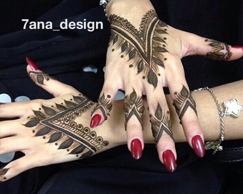 V shape V Shape Mehndi Designs, Arabic Henna, Body Modification, Body Modifications, Hand Henna, Henna Designs, Mehndi Designs, V Shape, Hand Tattoos