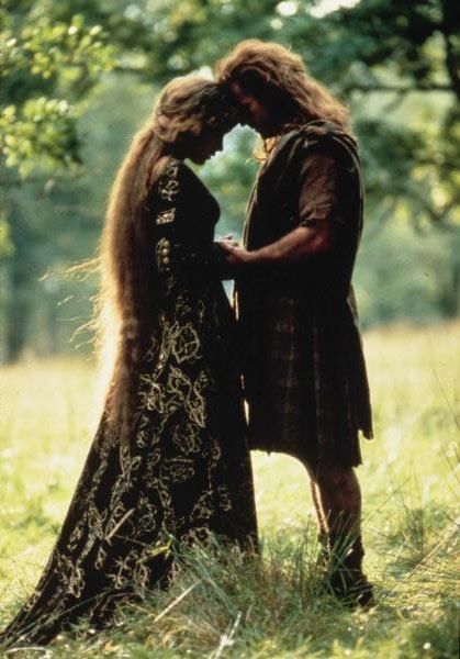 they both took a risk....... Gabaldon Outlander, Tv Weddings, Diana Gabaldon Outlander Series, Diana Gabaldon Outlander, William Wallace, Medieval Wedding, Septième Art, Mel Gibson, Celtic Wedding