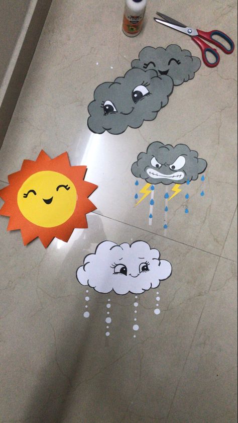 Weather Decoration Preschool, Weather Drawings Ideas, Weather Kindergarten Crafts, Rain Theme Decoration, Weather Themed Classroom, Rainy Season Decoration For School, Weather Decorations For Classroom, Weather Classroom Decorations, Weather Board Preschool