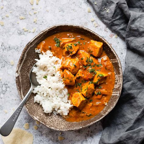 Creamy Coconut Chicken, Chicken Curry Recipe Easy, Coconut Chicken Curry, Aldi Recipes, Coconut Curry Sauce, Easy Curry, Yummy Meals, Coconut Chicken, Coconut Curry Chicken