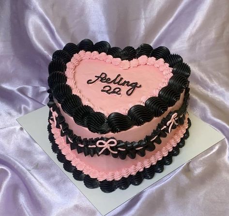 Birthday Cake Aesthetic Vintage, Cheetah Birthday Cakes, Artichoke Frittata, Cakes Creative, Cakes Cute, Birthday Cake Aesthetic, Cheetah Birthday, Gothic Cake, Bolo Vintage