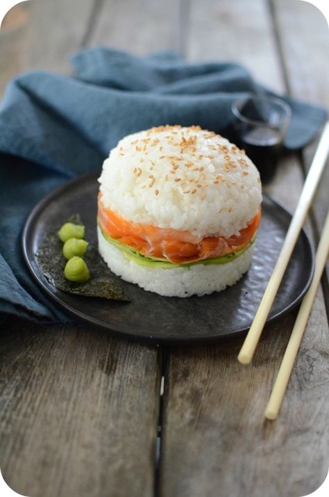 Smoked Salmon Sushi Burger | 17 Sushi-Food Hybrids That Will Make You Question Everything Smoked Salmon Sushi, Avocado Sushi, Sushi Burger, Japanese Diet, Salmon Sushi, Salmon Avocado, Sushi Recipes, Fusion Food, Diet Keto