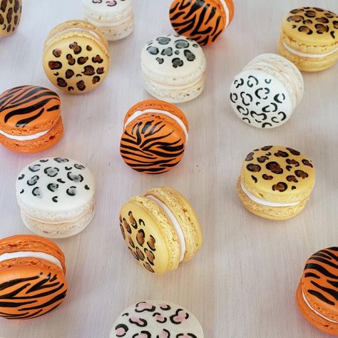 Jungle Macarons, Safari Macarons, Jungle Cafe, Girls 7th Birthday, Safari Christmas, Birthday Cakes For Children, Fancy Baking, Baby First Birthday Themes, Lion King Party