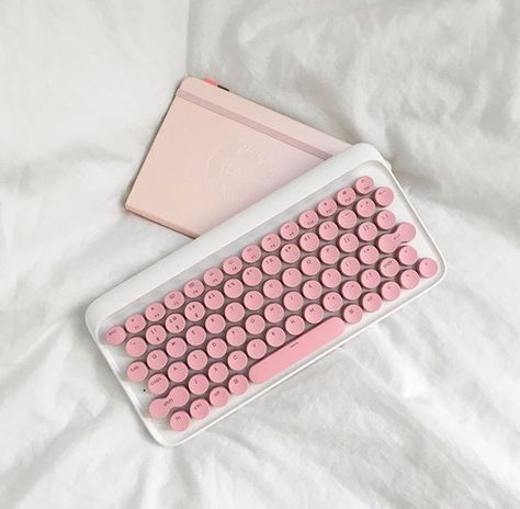 Cheengu Pink, Tapeta Z Hello Kitty, Hide Dark Circles, Pastel Pink Aesthetic, Tapeta Pro Iphone, Kawaii Room, Korean Aesthetic, Pink Themes, Aesthetic Colors