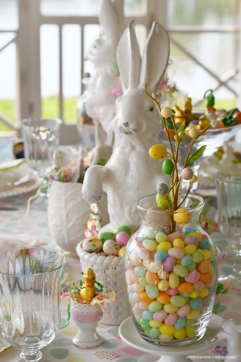 Cottontail Confectionery Tablescape for Easter | ©homeiswheretheboatis.net #easter #tablescapes #bunny #jellybeans #candy #bloghop Tablescapes Spring, Easter Table Setting, Bunny Dishes, Easter Entertaining, Easter Arrangement, Egg Tree, Tafel Decor, Easter 2021, Easter Table Settings